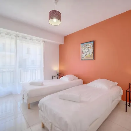 Immogroom - Renovated Apartment - Terrace - A C 칸느